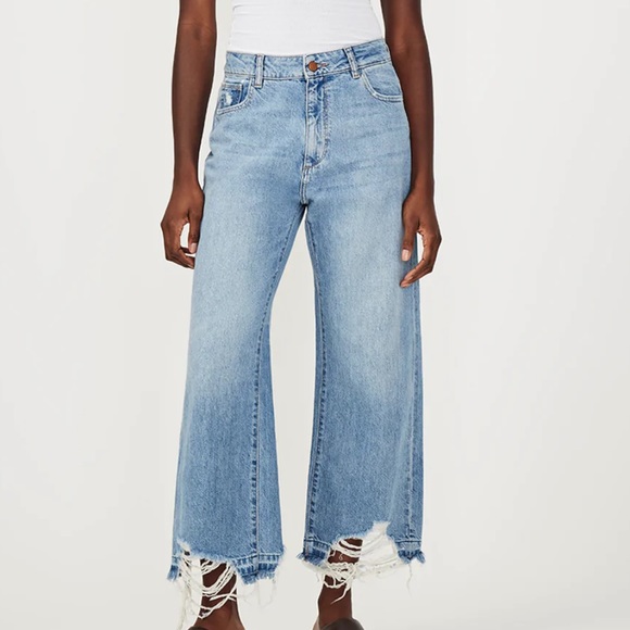 DL1961 Denim - DL1961 Hepburn jeans - size 24 - tear shown at back pocket